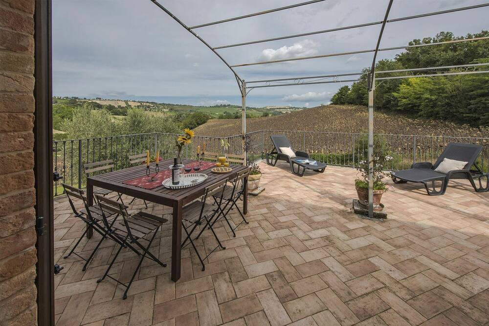 Photo of Patio Balcony in Monteleone di Fermo