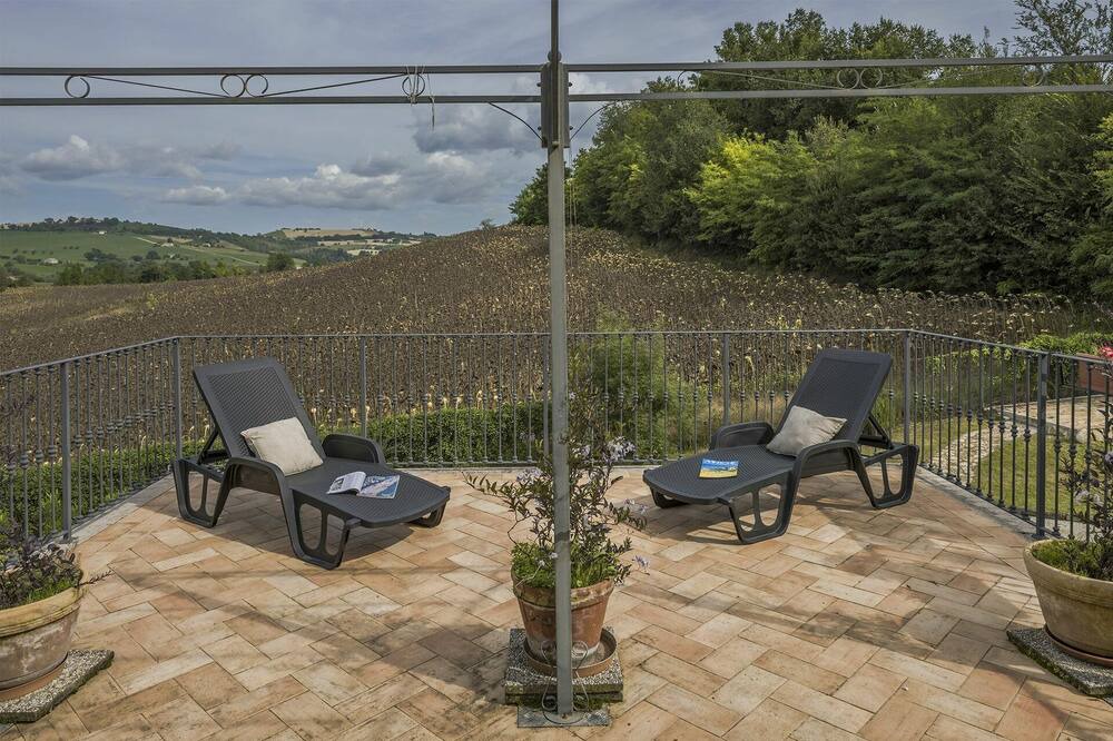 Photo of Patio Balcony in Monteleone di Fermo