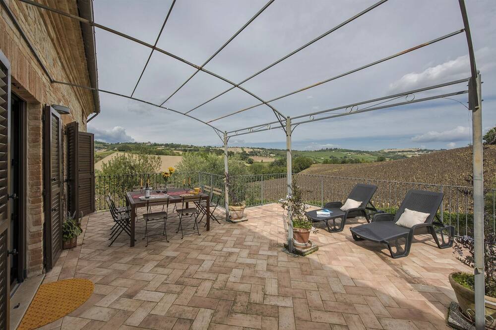 Photo of Patio Balcony in Monteleone di Fermo