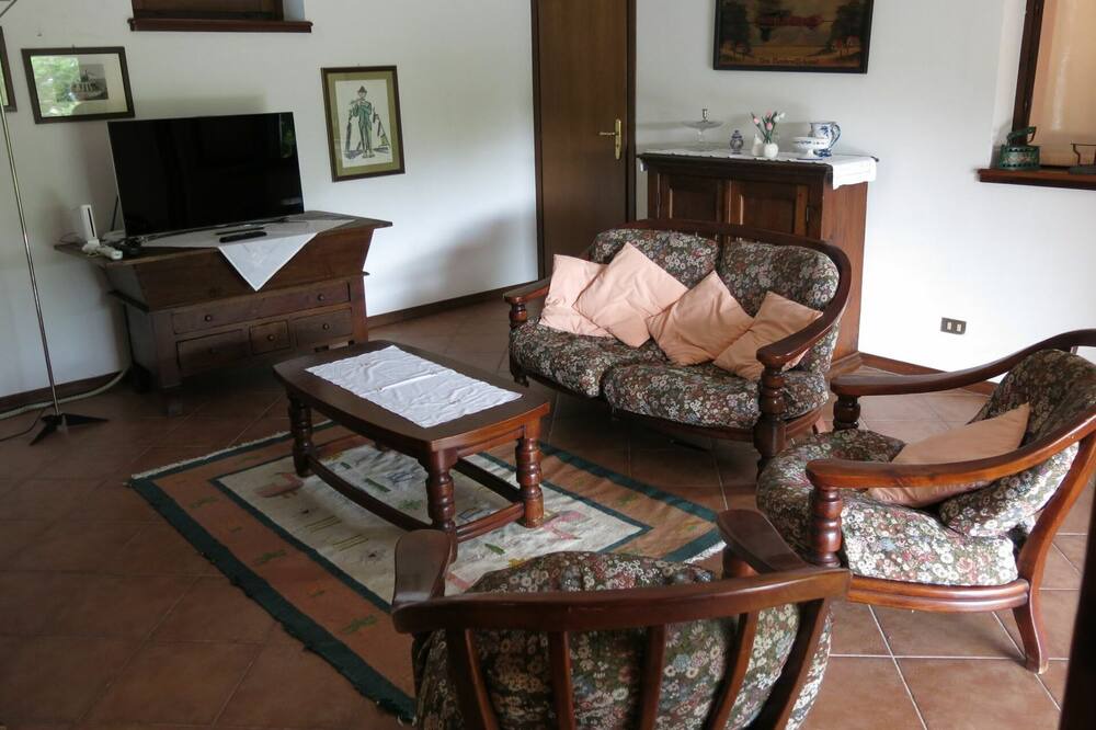Photo of Bedroom in Nizza Monferrato