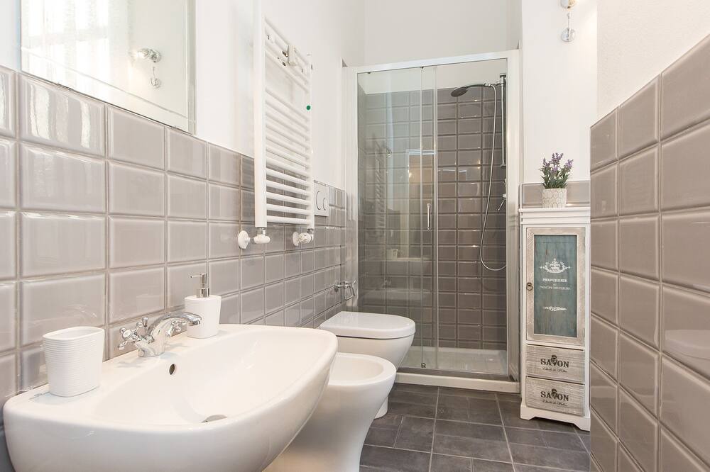 Photo of Bathroom in Esquilino