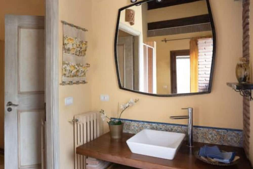 Photo of Bathroom in Ragalna