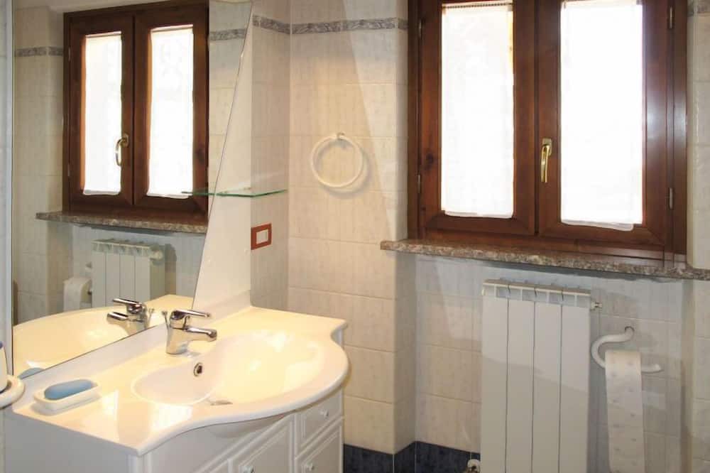 Photo of Bathroom in Nozanno