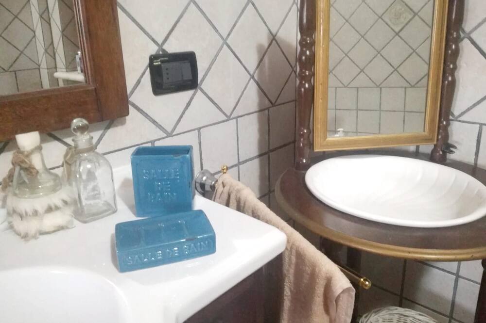 Photo of Bathroom in Tolentino
