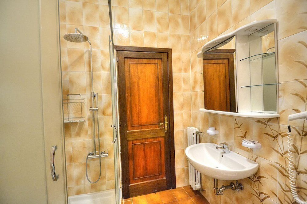 Photo of Bathroom in Scala