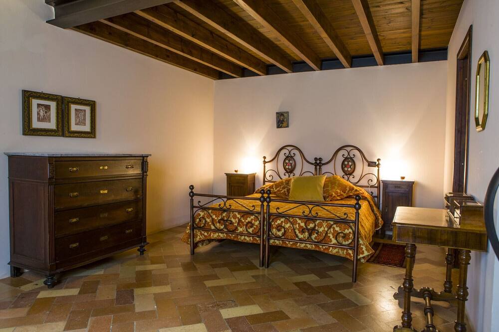 Photo of Bedroom in Montemaggiore al Metauro