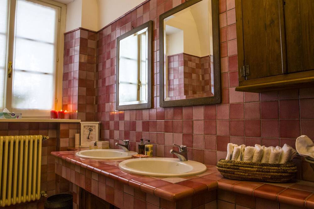 Photo of Bathroom in Montemaggiore al Metauro