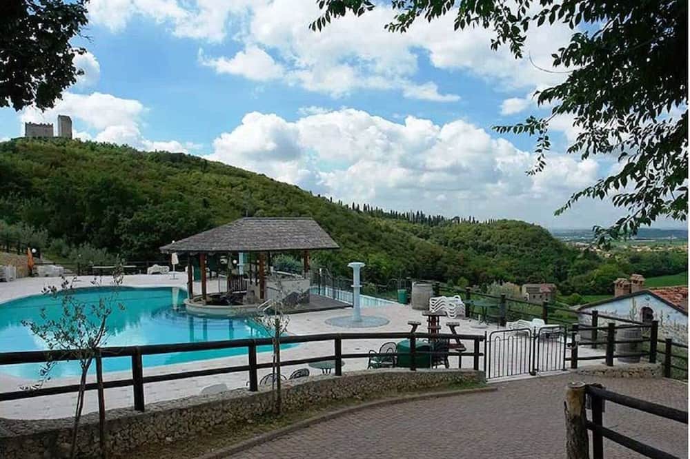 Photo of Outdoor in Illasi