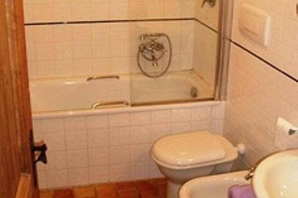 Photo of Bathroom in Sarnano