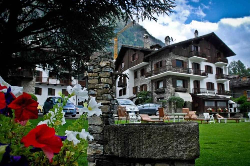 Photo of Outdoor in Pallusieux
