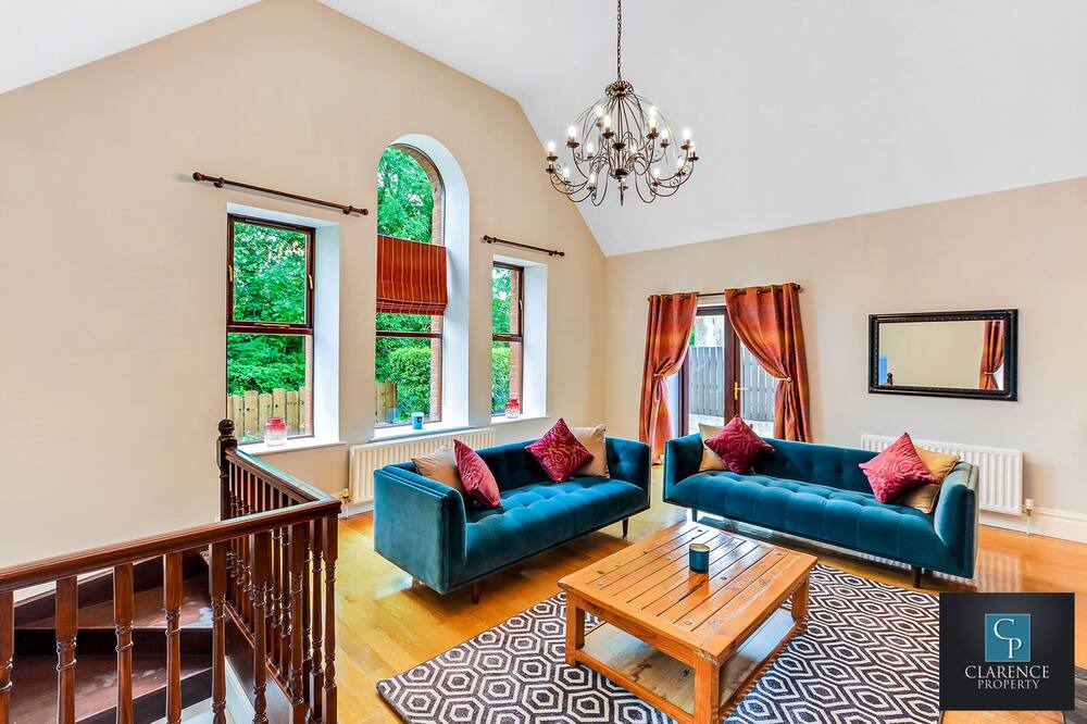 Photo of Livingroom in Eglinton