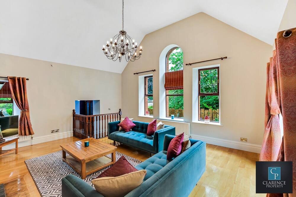 Photo of Livingroom in Eglinton