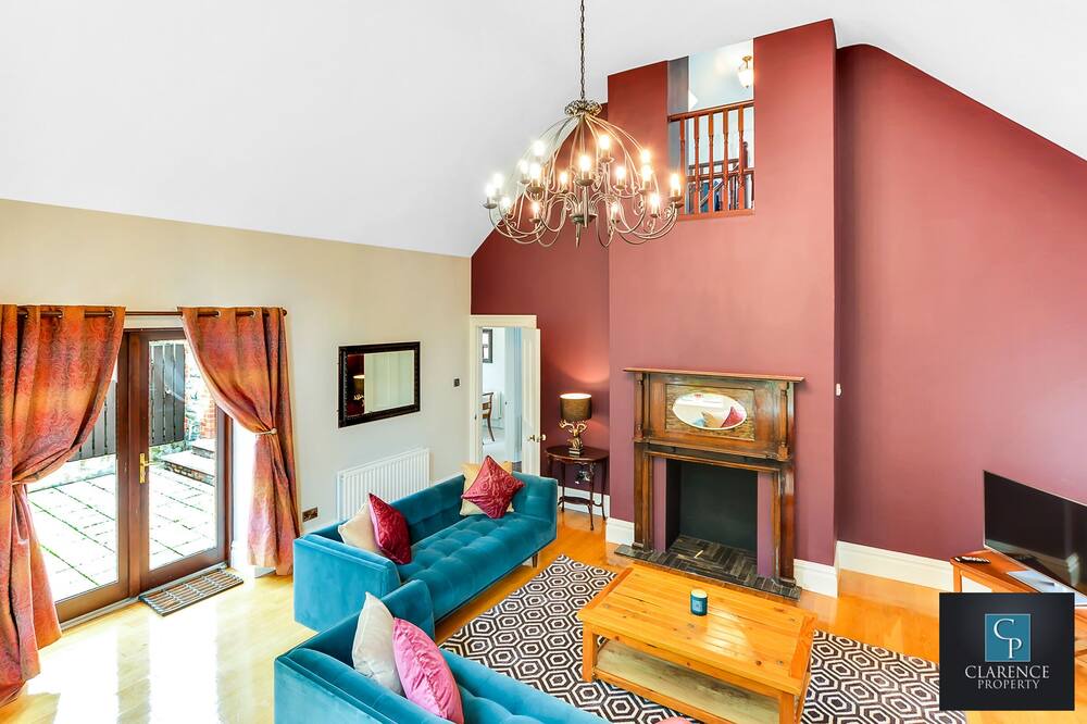 Photo of Livingroom in Eglinton