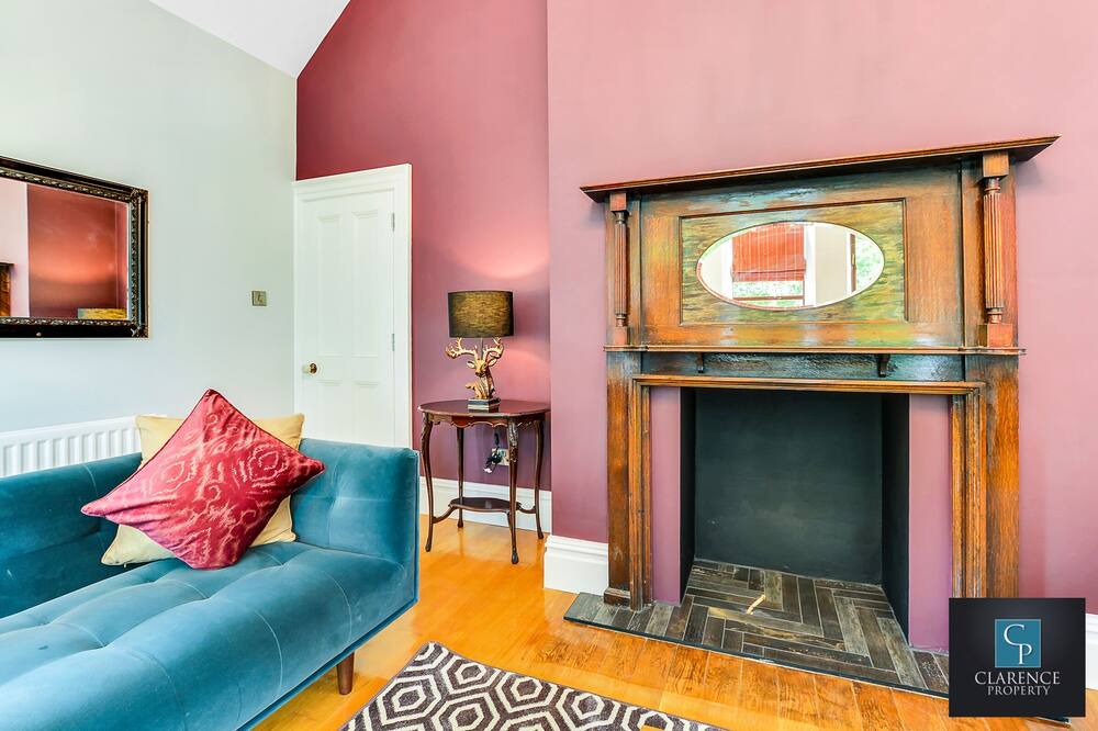 Photo of Livingroom in Eglinton