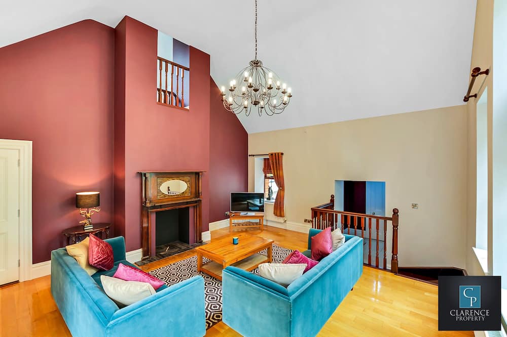 Photo of Livingroom in Eglinton