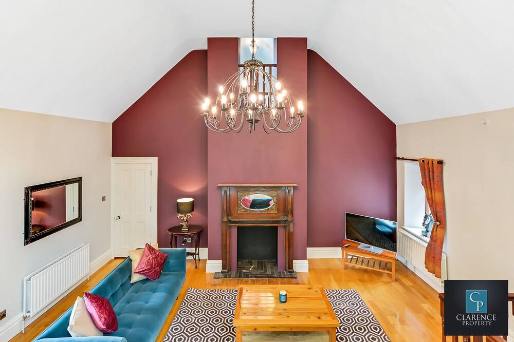 Photo of Livingroom in Eglinton