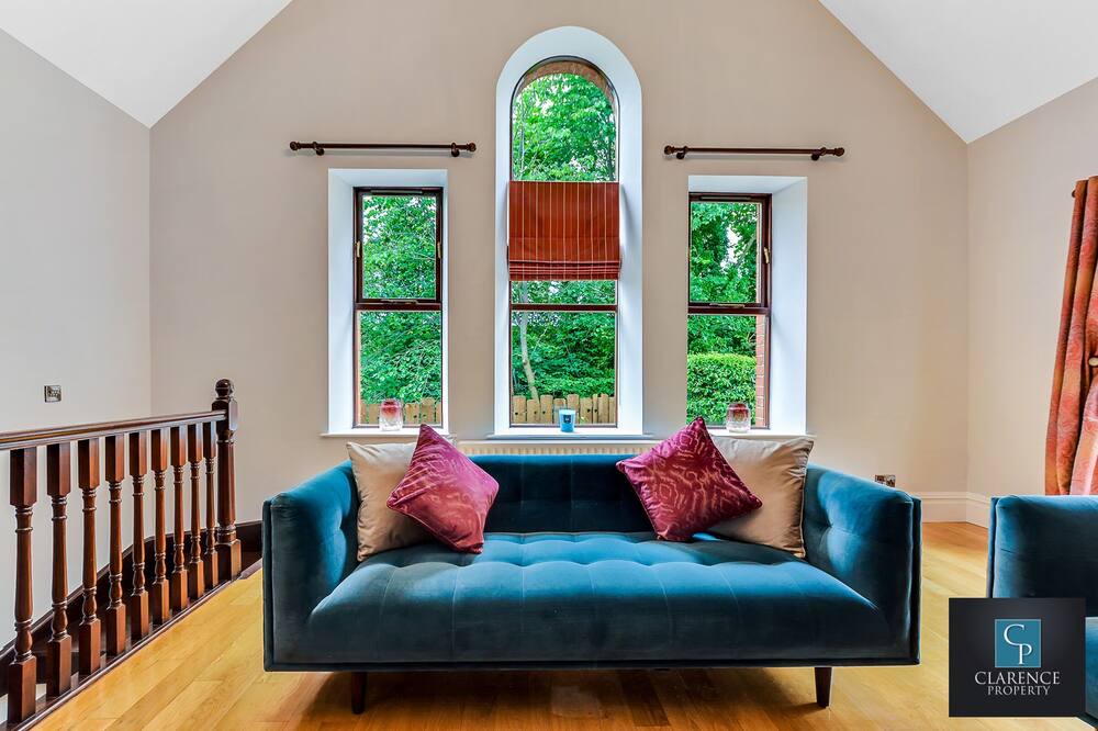Photo of Livingroom in Eglinton
