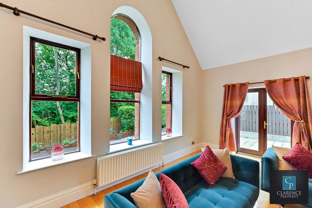 Photo of Livingroom in Eglinton