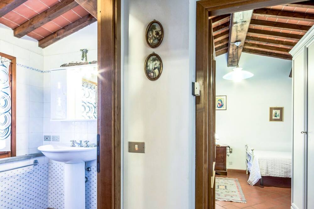 Photo of Bedroom in Neri