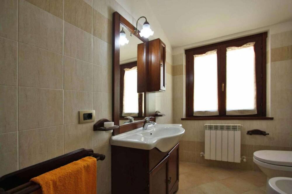 Photo of Bathroom in Acqualagna