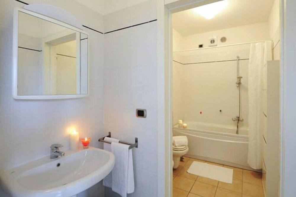 Photo of Bathroom in Porlezza