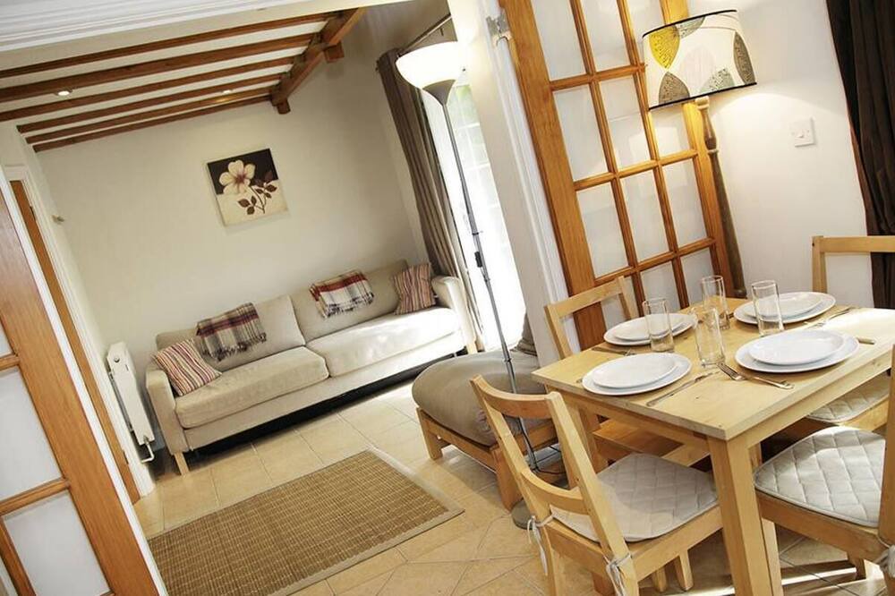 Photo of Livingroom in Crynant