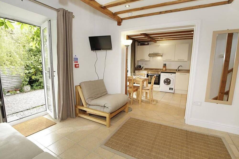 Photo of Livingroom in Crynant