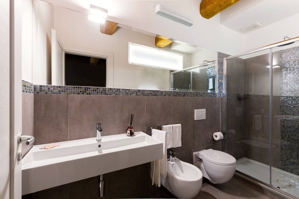Photo of Bathroom in Montefalco
