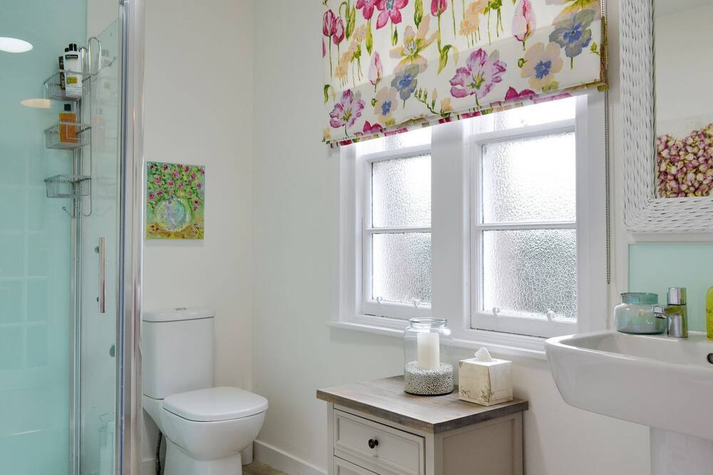 Photo of Bathroom in Glenisla