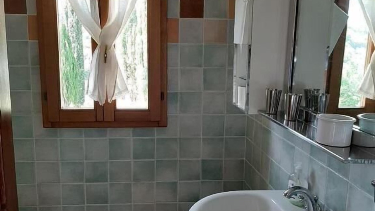 Photo of Bathroom in Montefollonico