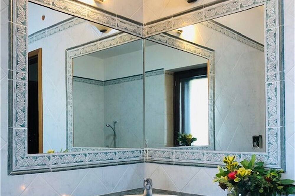 Photo of Bathroom in Cerveteri