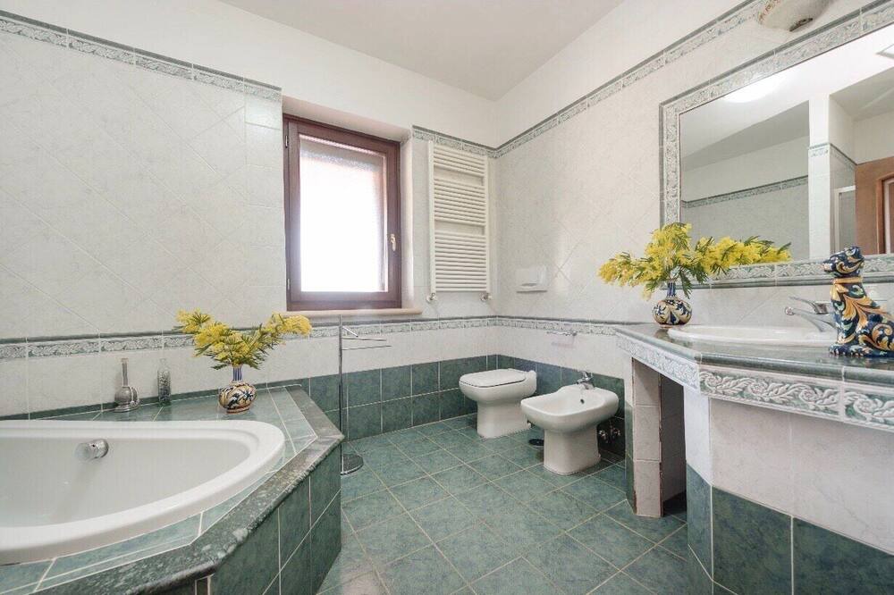 Photo of Bathroom in Cerveteri