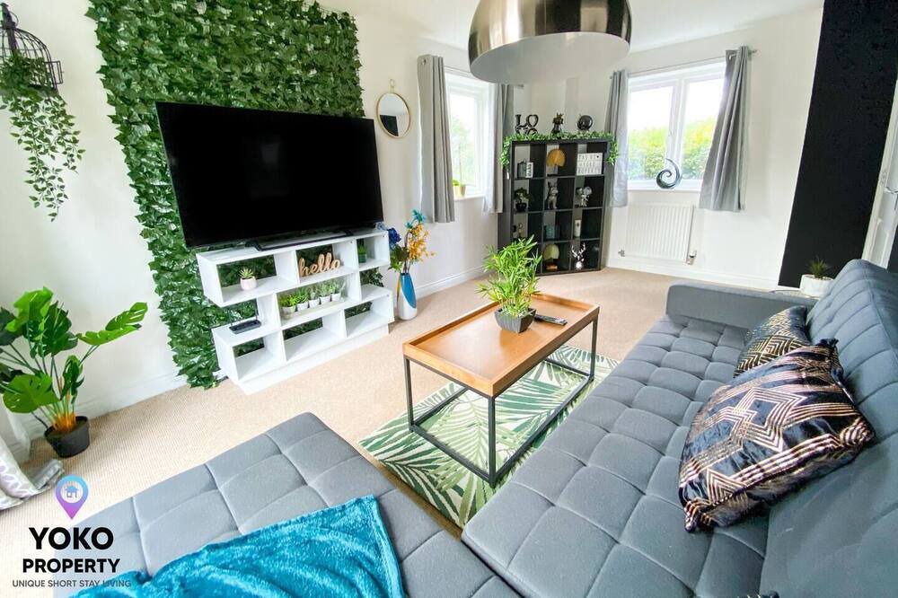 Photo of Livingroom in Newport Pagnell