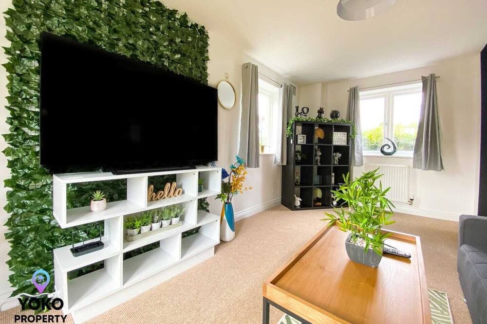 Photo of Livingroom in Newport Pagnell