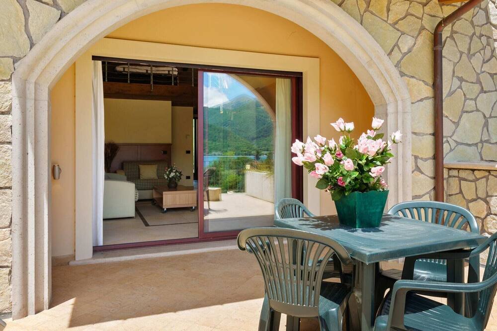 Photo of Patio Balcony in Villalago