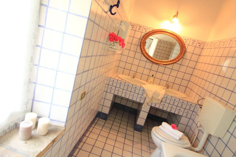 Photo of Bathroom in Acqualagna