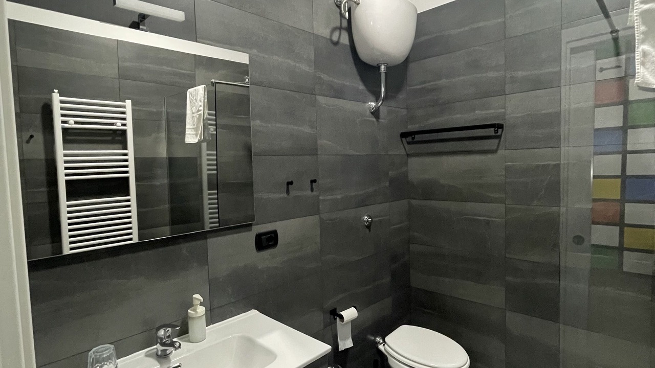 Photo of Bathroom in Naples City Centre