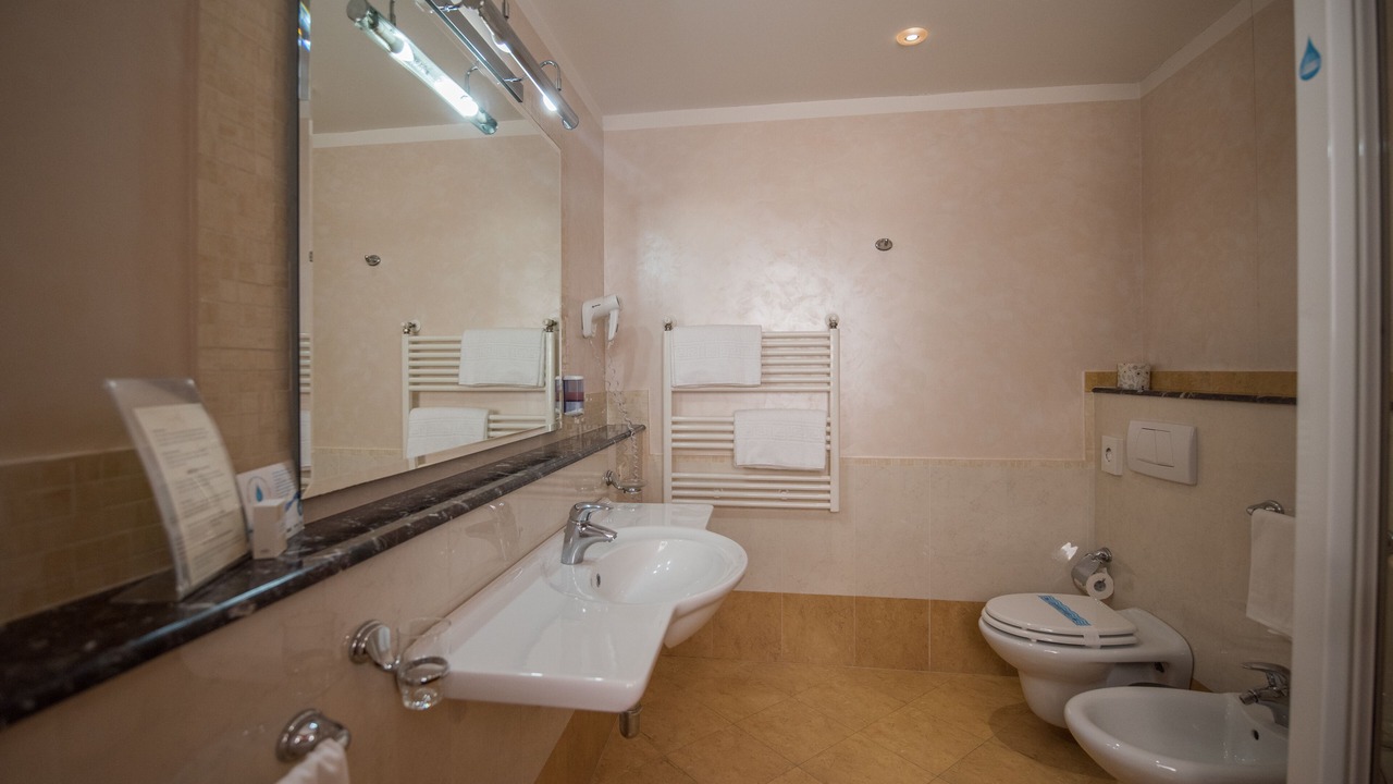 Photo of Bathroom in Genga