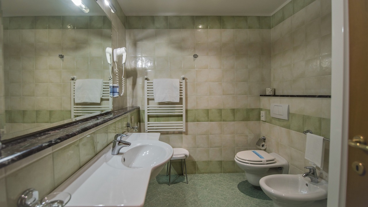 Photo of Bathroom in Genga
