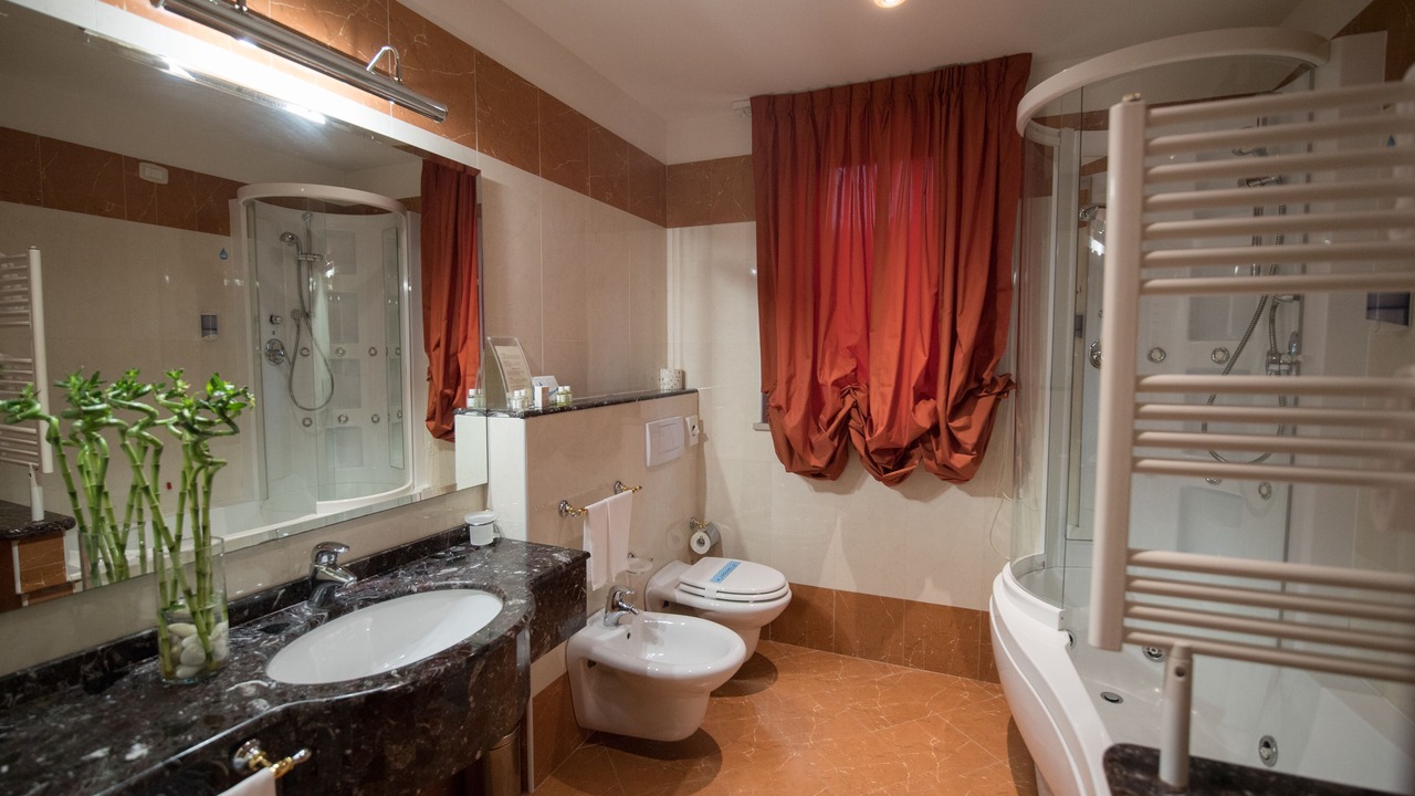 Photo of Bathroom in Genga