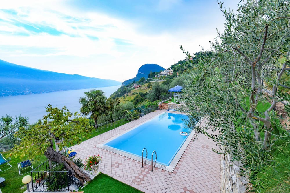 Photo of Outdoor in Arias