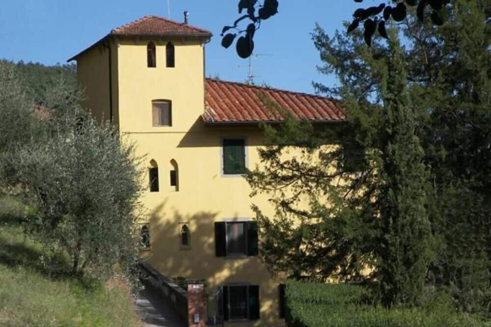 Photo of Outdoor in Saturnana