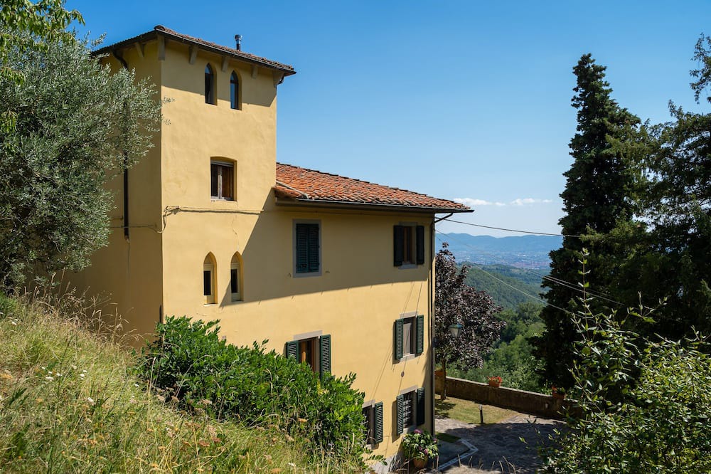 Photo of Outdoor in Saturnana