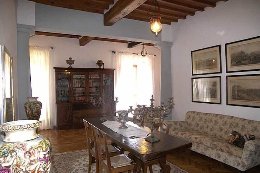Photo of Livingroom in Saturnana