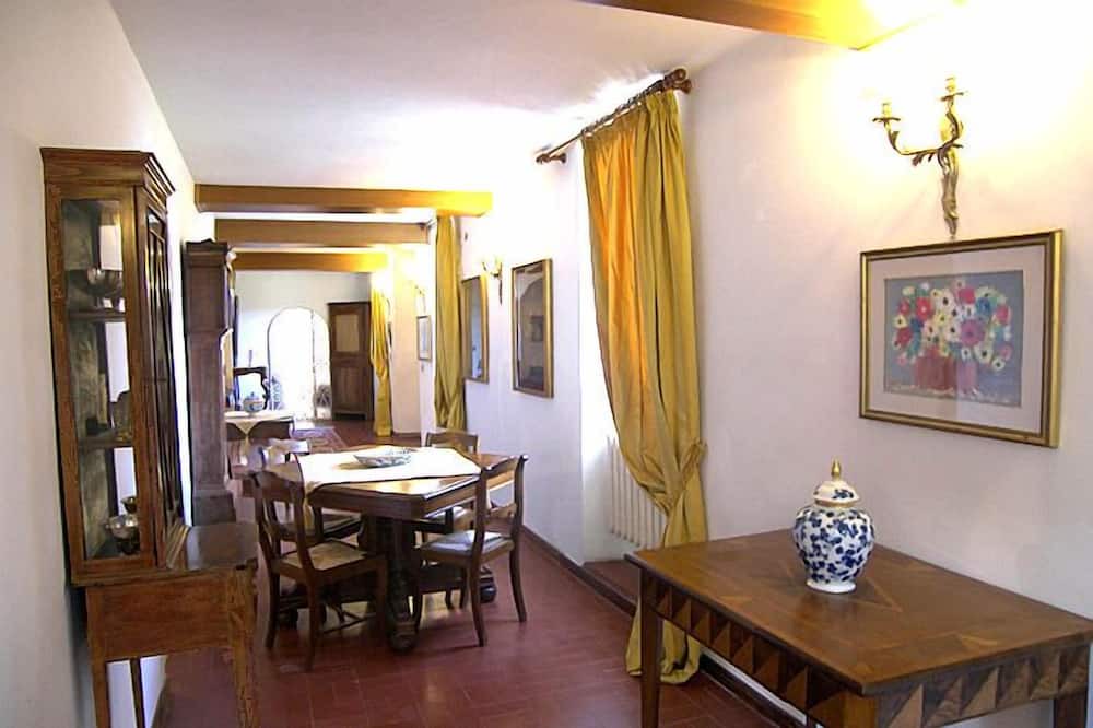 Photo of Others in Saturnana