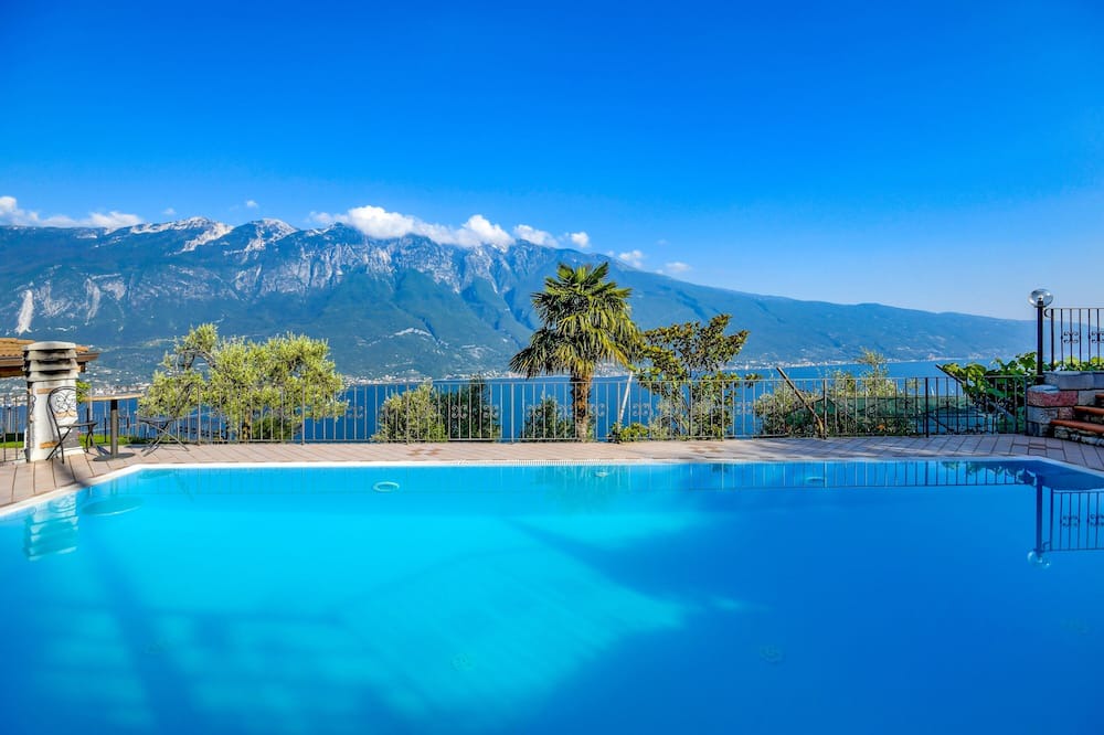 Photo of Outdoor in Arias