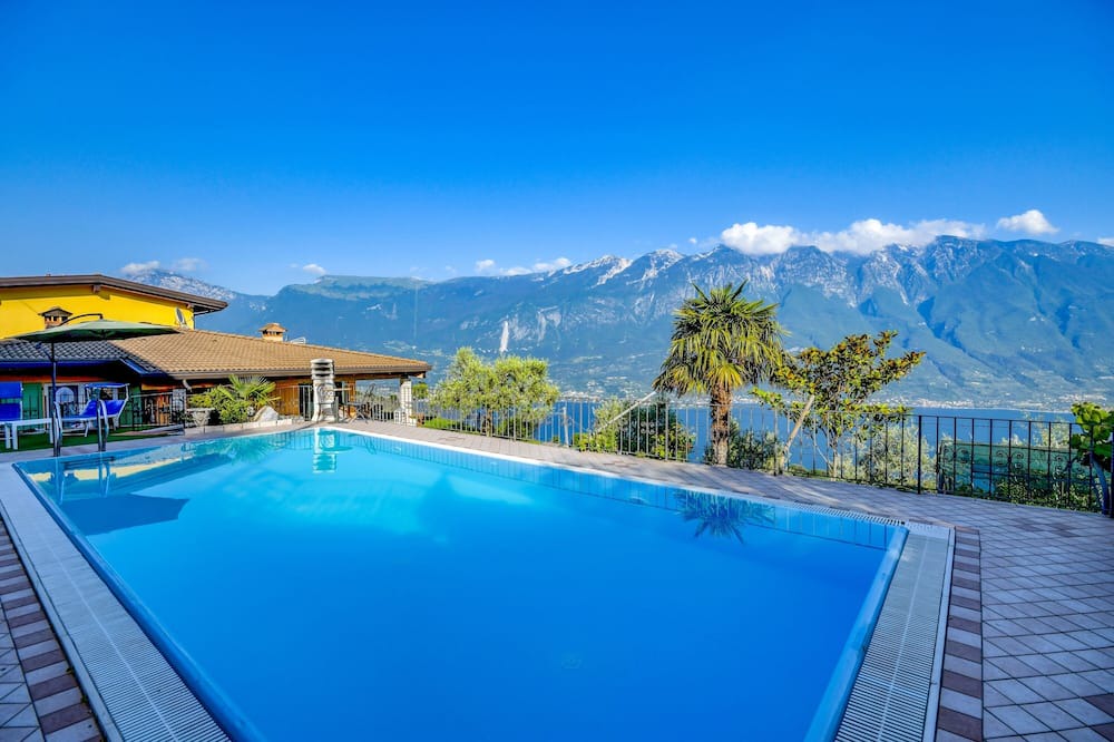 Photo of Outdoor in Arias