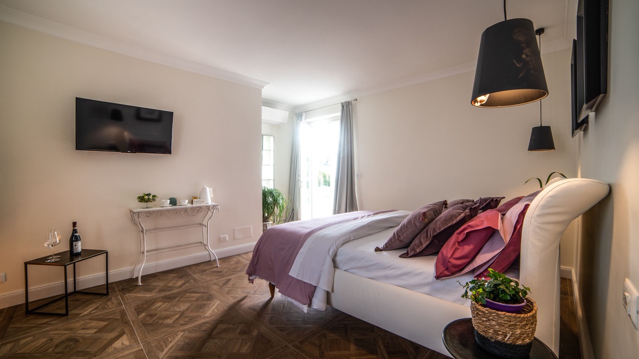 Photo of Bedroom in Mango