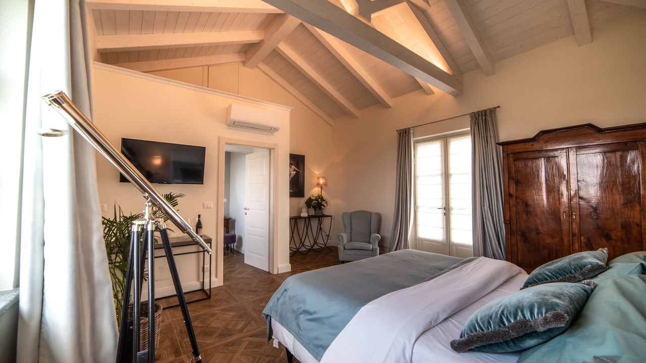 Photo of Bedroom in Mango