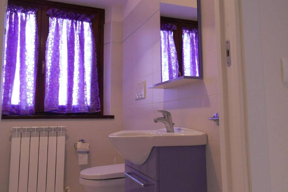 Photo of Bathroom in Acqualagna
